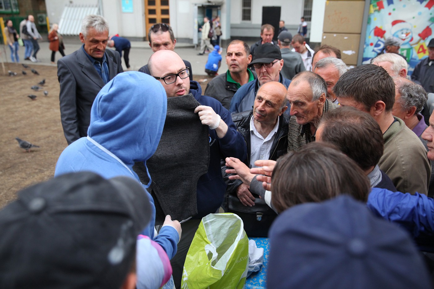 Помощь бездомным людям в Москве