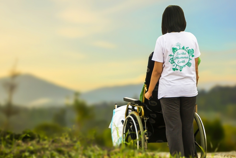 Добровольцы проводят реабилитацию людей с инвалидностью